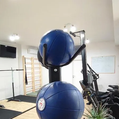 Luna Serene - Gym Rooms Apartment