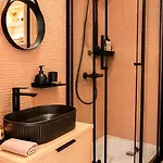 Luna Serene - Gym Rooms Apartment