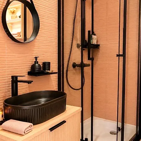 Luna Serene - Gym Apartment