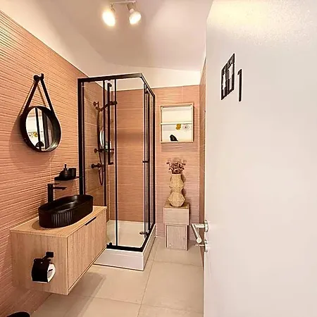 Luna Serene - Gym Rooms Apartment *