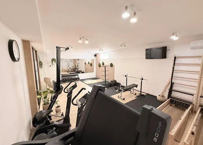 Luna Serene - Gym